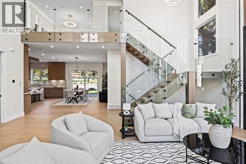 620 Varsity Estates Crescent Nw, Calgary, AB - Indoor Photo Showing Living Room