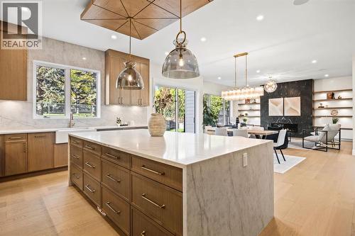 620 Varsity Estates Crescent Nw, Calgary, AB - Indoor Photo Showing Kitchen With Upgraded Kitchen