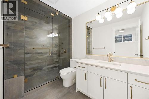 620 Varsity Estates Crescent Nw, Calgary, AB - Indoor Photo Showing Bathroom