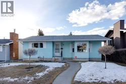 5611 Maidstone Crescent NE  Calgary, AB T2A 4C3