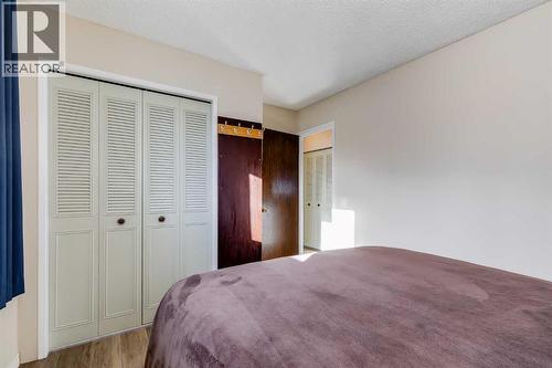 5611 Maidstone Crescent Ne, Calgary, AB - Indoor Photo Showing Bedroom
