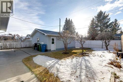 5611 Maidstone Crescent Ne, Calgary, AB - Outdoor