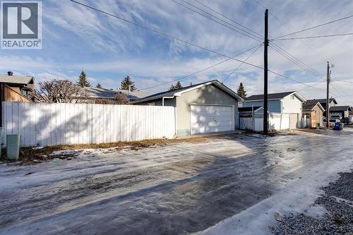 5611 Maidstone Crescent Ne, Calgary, AB - Outdoor