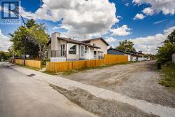 140 Whitworth Way  Calgary, AB T1Y 6A9
