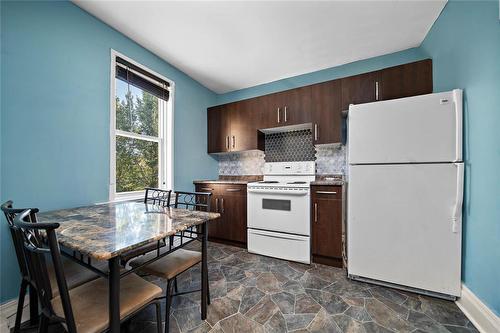 45 Furby Street, Winnipeg, MB - Indoor Photo Showing Kitchen
