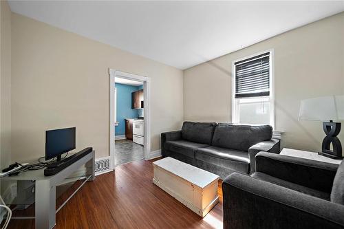 45 Furby Street, Winnipeg, MB - Indoor Photo Showing Living Room