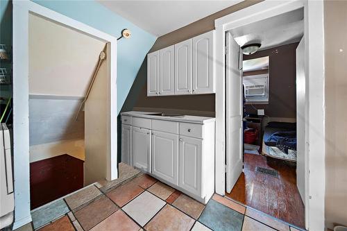 45 Furby Street, Winnipeg, MB - Indoor Photo Showing Other Room