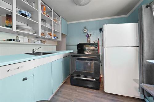 45 Furby Street, Winnipeg, MB - Indoor Photo Showing Kitchen
