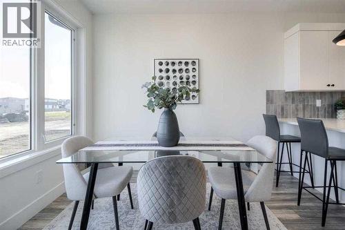 4329 28 Avenue S, Lethbridge, AB - Indoor Photo Showing Dining Room