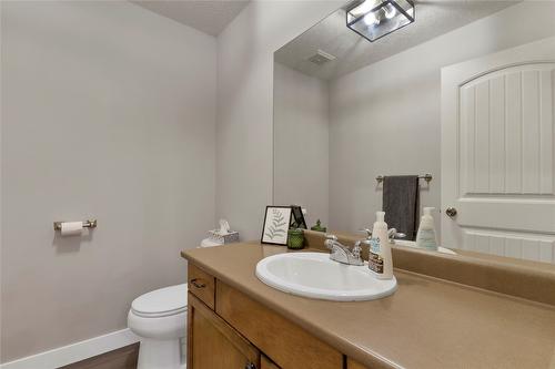 1-1605 43 Avenue, Vernon, BC - Indoor Photo Showing Bathroom