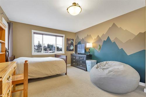 1-1605 43 Avenue, Vernon, BC - Indoor Photo Showing Bedroom