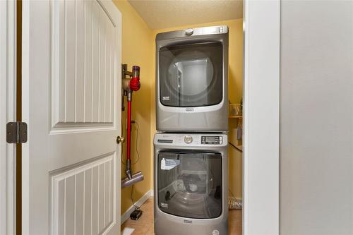 1-1605 43 Avenue, Vernon, BC - Indoor Photo Showing Laundry Room
