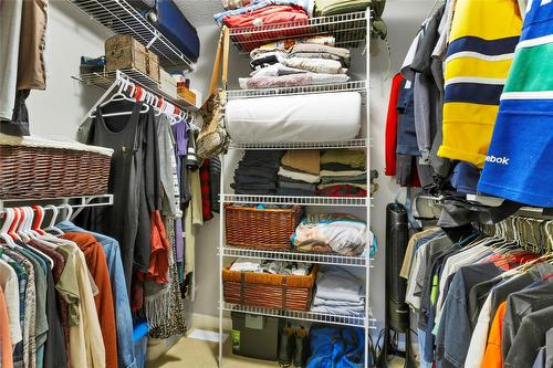 1-1605 43 Avenue, Vernon, BC - Indoor With Storage