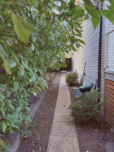 1-1605 43 Avenue, Vernon, BC - Outdoor