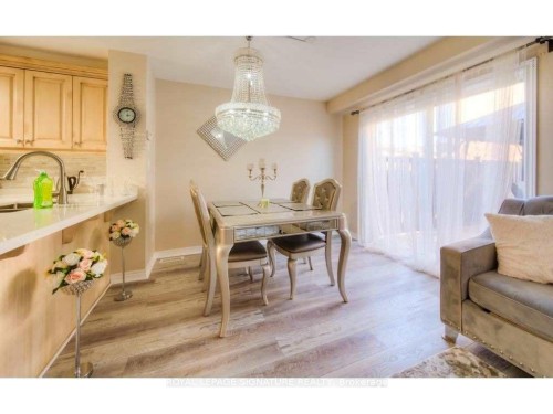 30 Pumpkin Pass, Hamilton, ON - Indoor Photo Showing Dining Room