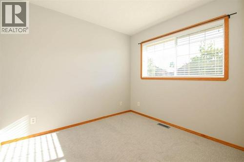 33 Duckering Close, Red Deer, AB - Indoor Photo Showing Other Room