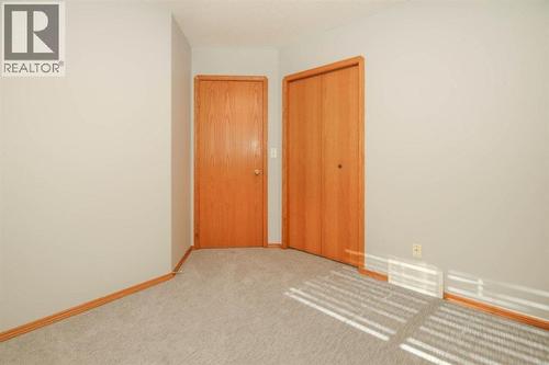 33 Duckering Close, Red Deer, AB - Indoor Photo Showing Other Room