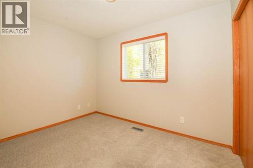 33 Duckering Close, Red Deer, AB - Indoor Photo Showing Other Room