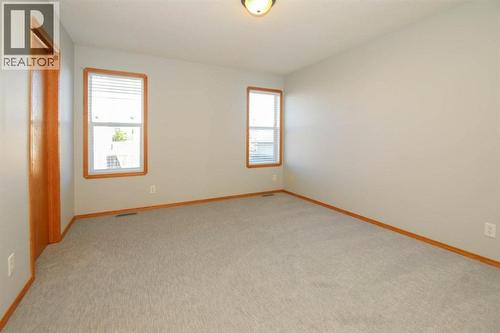 33 Duckering Close, Red Deer, AB - Indoor Photo Showing Other Room