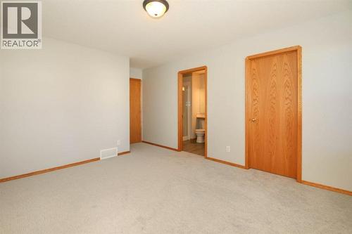 33 Duckering Close, Red Deer, AB - Indoor Photo Showing Other Room