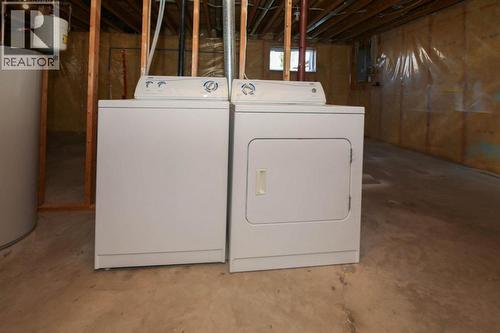 33 Duckering Close, Red Deer, AB - Indoor Photo Showing Laundry Room