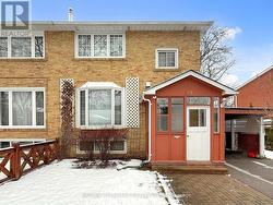 142 BARBER GREENE ROAD  Toronto, ON M3C 2A6