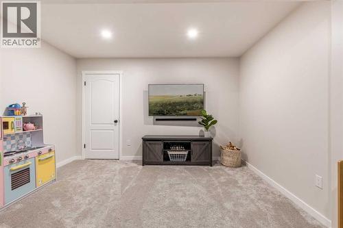 367 Ranchlands Boulevard Ne, Medicine Hat, AB - Indoor Photo Showing Other Room