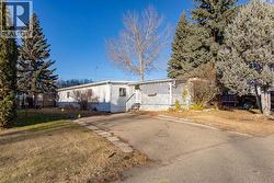 7 Parkland Acres  Lacombe, AB T4L 1T2
