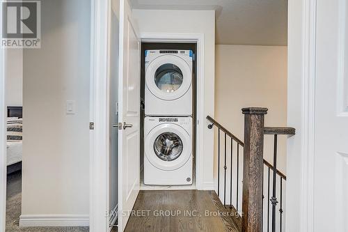 19 Morrison Crescent, Whitby, ON - Indoor Photo Showing Laundry Room