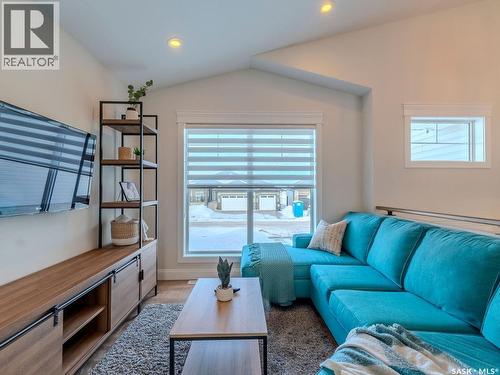 203 Settler Crescent, Warman, SK - Indoor Photo Showing Living Room