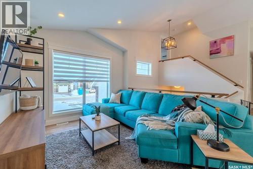 203 Settler Crescent, Warman, SK - Indoor Photo Showing Living Room