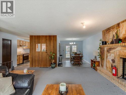 522 3Rd Avenue, Rivervale, BC - Indoor Photo Showing Living Room With Fireplace