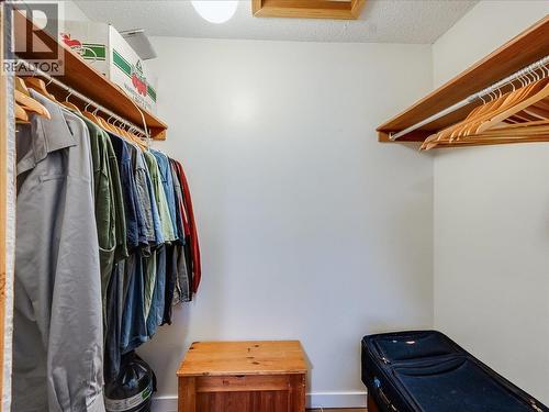 522 3Rd Avenue, Rivervale, BC - Indoor With Storage