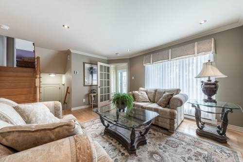 Salon - 24 Ch. Des Patriotes E., Saint-Jean-Sur-Richelieu, QC - Indoor Photo Showing Living Room