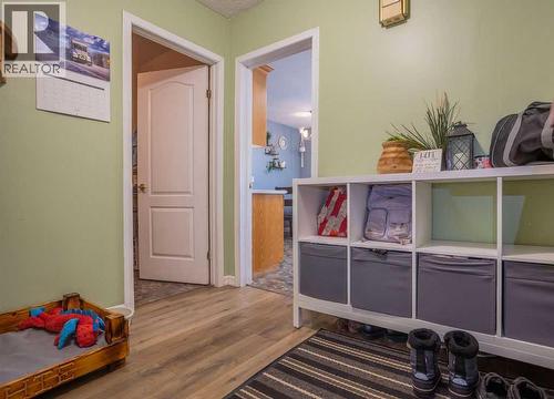 Mudrm/Side Entry - 502 5 Avenue, Wainwright, AB - Indoor Photo Showing Other Room