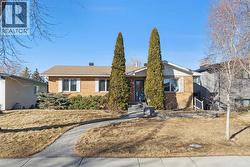 34 Rosery Drive NW  Calgary, AB T2K 1L7