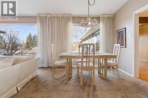 34 Rosery Drive Nw, Calgary, AB - Indoor Photo Showing Dining Room