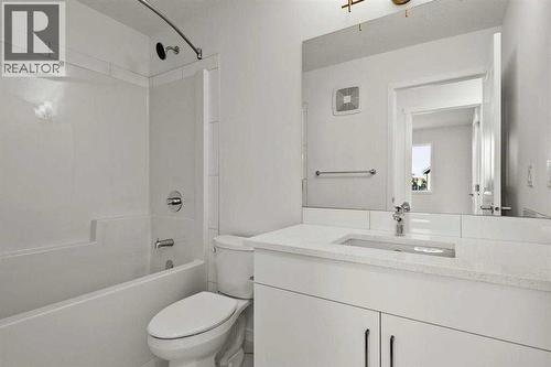 640 Masters Road Se, Calgary, AB - Indoor Photo Showing Bathroom