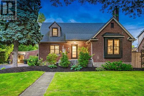 1390 HALIFAX PLACE  Burlington, ON L7S 1J6