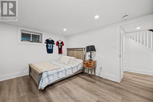 1390 Halifax Place, Burlington, ON - Indoor Photo Showing Bedroom