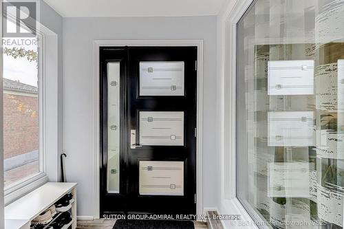 709 Greycedar Crescent, Mississauga, ON - Indoor Photo Showing Kitchen