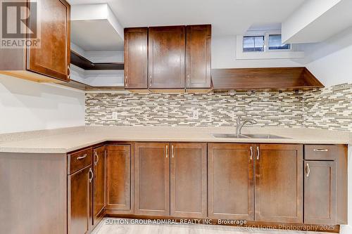 709 Greycedar Crescent, Mississauga, ON - Indoor Photo Showing Kitchen With Double Sink