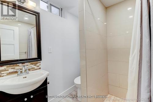 709 Greycedar Crescent, Mississauga, ON - Indoor Photo Showing Bathroom