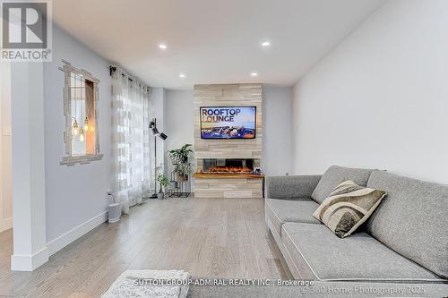 709 Greycedar Crescent, Mississauga, ON - Indoor