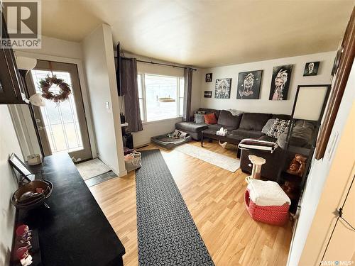 223 4Th Street, Weyburn, SK - Indoor Photo Showing Living Room