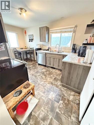 223 4Th Street, Weyburn, SK - Indoor Photo Showing Kitchen