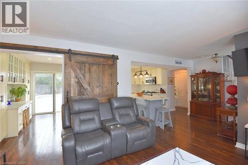 65 Rolston Drive, Hamilton, ON - Indoor Photo Showing Living Room