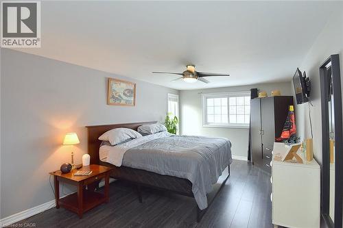 65 Rolston Drive, Hamilton, ON - Indoor Photo Showing Bedroom