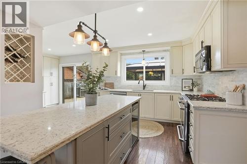 65 Rolston Drive, Hamilton, ON - Indoor Photo Showing Kitchen With Upgraded Kitchen