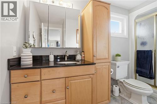 65 Rolston Drive, Hamilton, ON - Indoor Photo Showing Bathroom